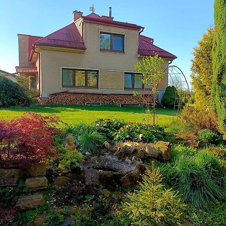 Apartman Za Lesem Cerveny Kostelec Exterior photo